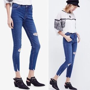 FREE PEOPLE Women’s Shark Bite Skinny Jeans Blue Distressed Frayed Size 27‎ Long